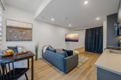Natural Light, Big Windows, Studio w/ AC