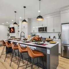Indoor Fireplace • 3 Kings • Free Parking • Desk