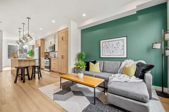 Rooftop + Garage | 3 Private Ensuites, 2 King Beds - Image 1