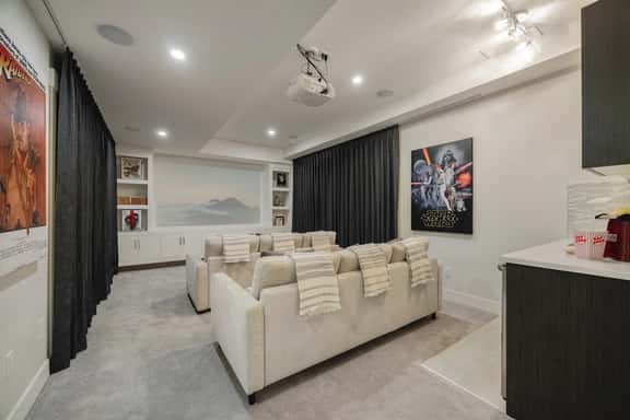 Home Theater with AC, Dual Master Suites, BBQ - Image 1