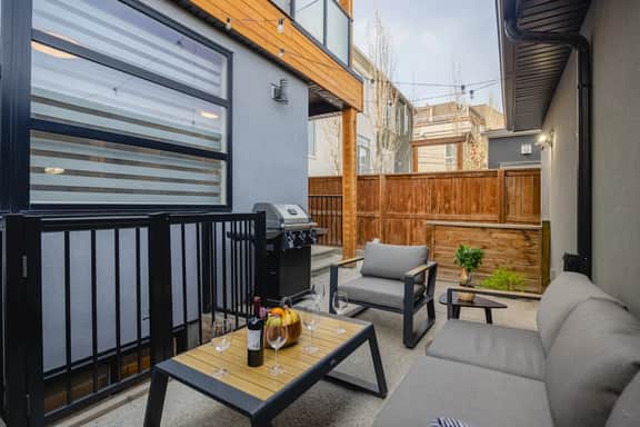 Home Theater with AC, Dual Master Suites, BBQ - Image 3