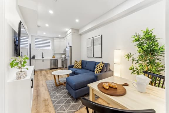 Perfect Suite for 2! Lower Unit w/ Laundry - Image 1