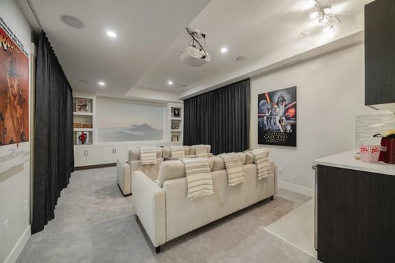 Home Theater with AC, Dual Master Suites, BBQ - Image 1
